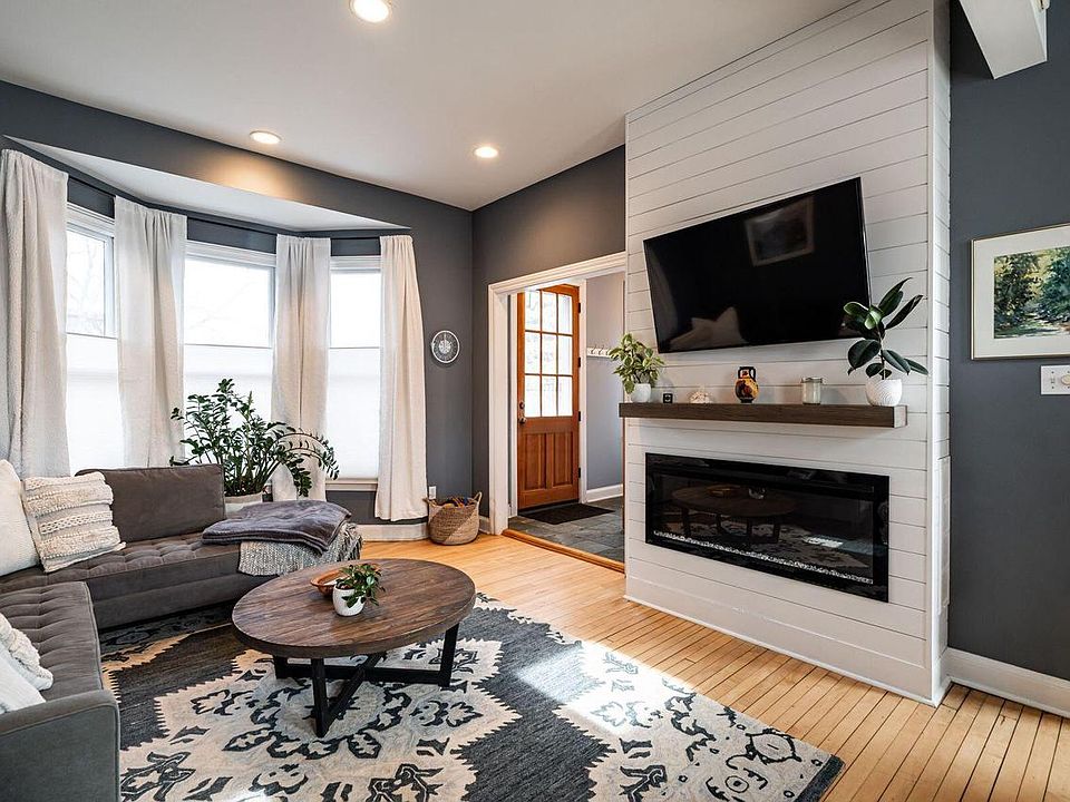 1st image of 1636 North Warren AVENUE #1636A