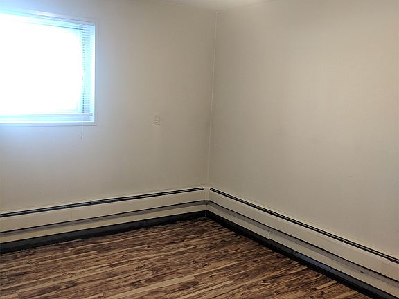3rd image of 408 McKay Ave S APT 2