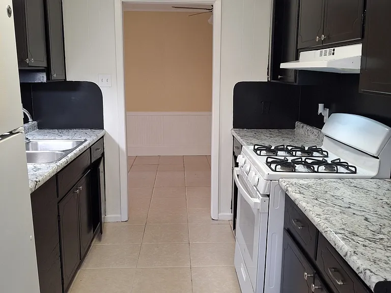806 Brinwood Ave — Photo 1