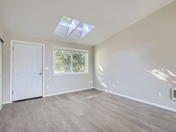 5th image of 209 E 36th St APT C