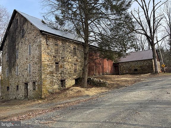 5th image of 142 Township Rd