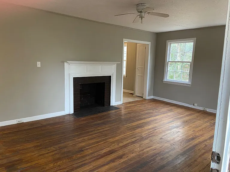 27 Stuart Dr — Photo 19