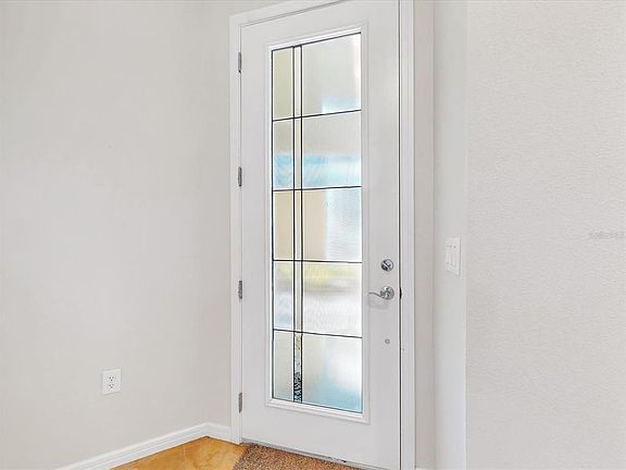 4th image of 2542 Cliff Way