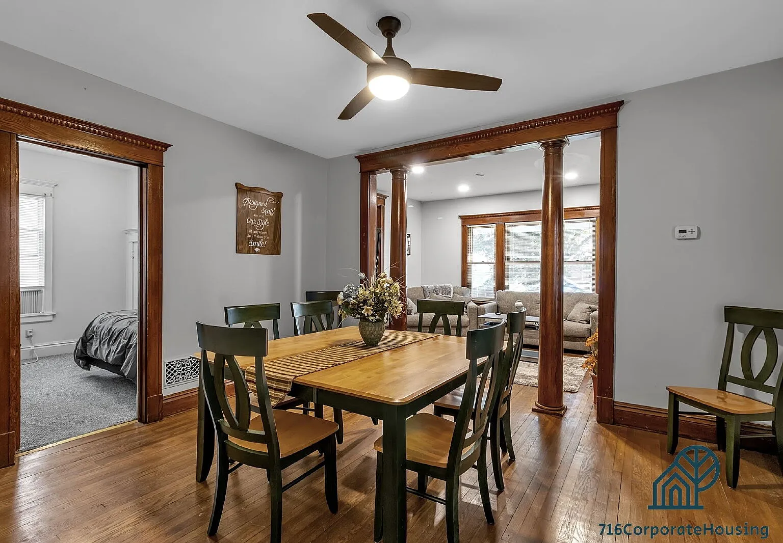 3 bed, 1.0 bath, 1000 sqft, $2,400 — Photo 2