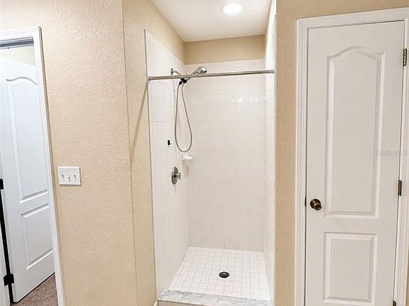 5th image of 333 GARDENIA COURT