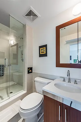 Sold by R New York | media 9