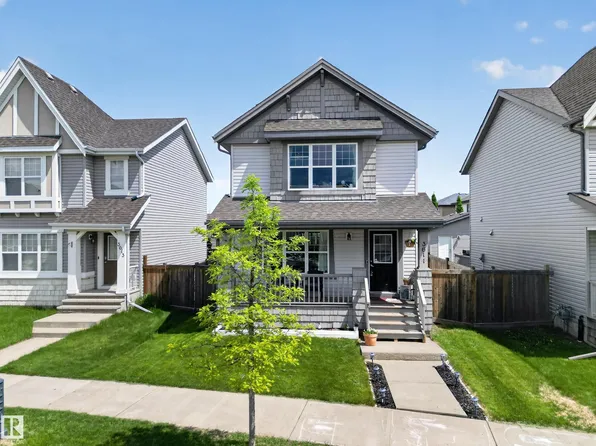 3611 12th St NW, Edmonton, AB T6T 0G1
