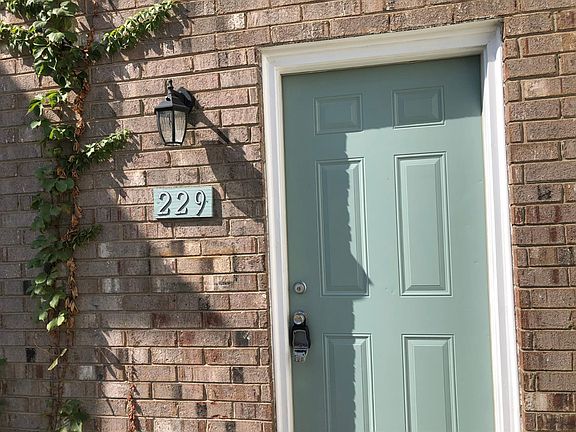 3rd image of 229 Osage Ct