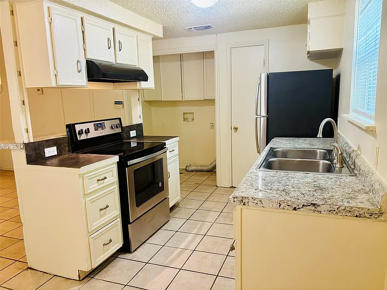 1206 Tartan Ln #B — Photo 9