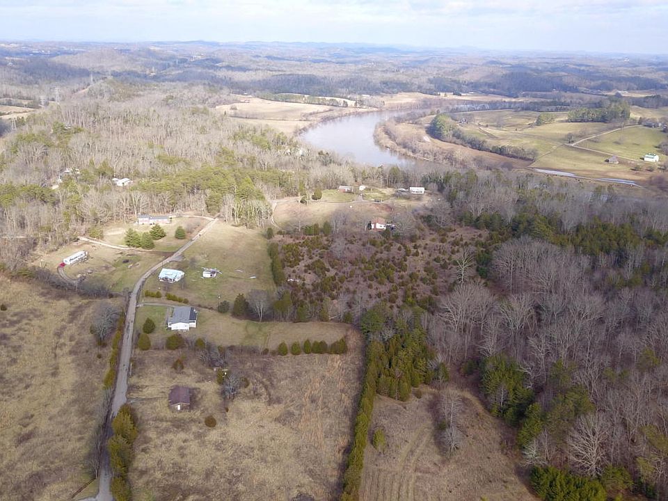 2nd image of 2738 Voltz Ln