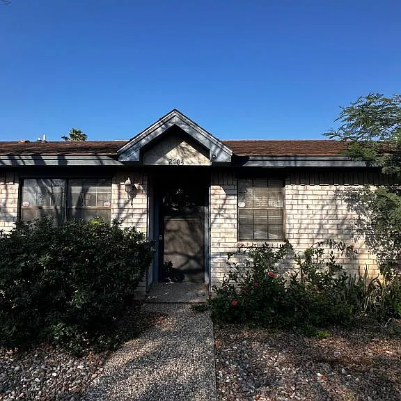 2704 Ashley Ct — Photo 1