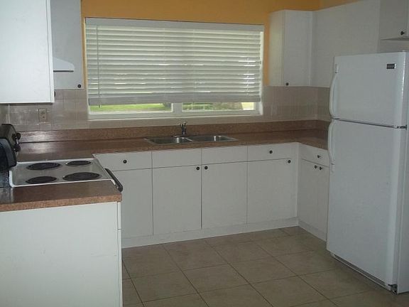4th image of 2925 Willow Ave