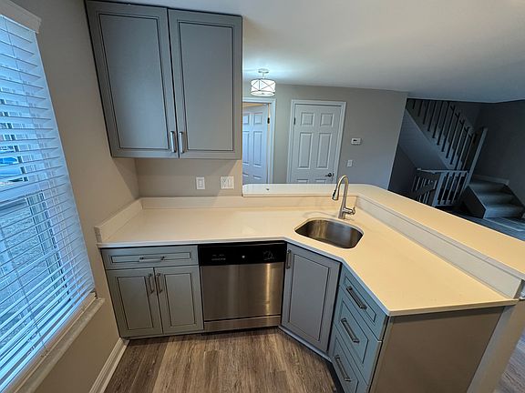 3rd image of 17 Bassett Pl
