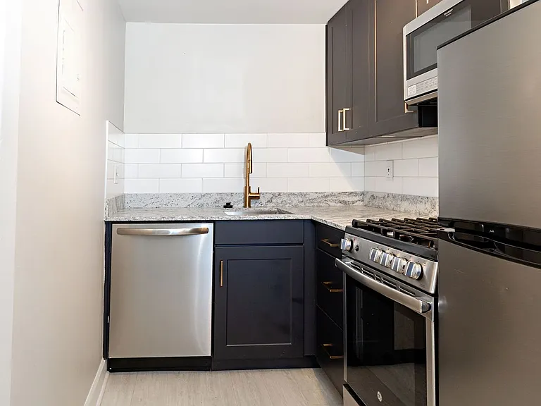 Bigelow Chapman Apartments — Photo 31