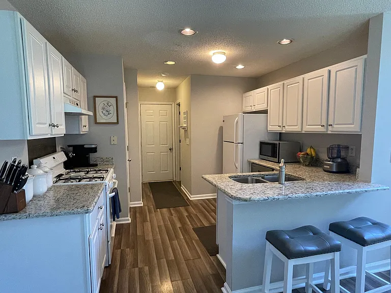 9015 Colony Village Ln — Photo 8