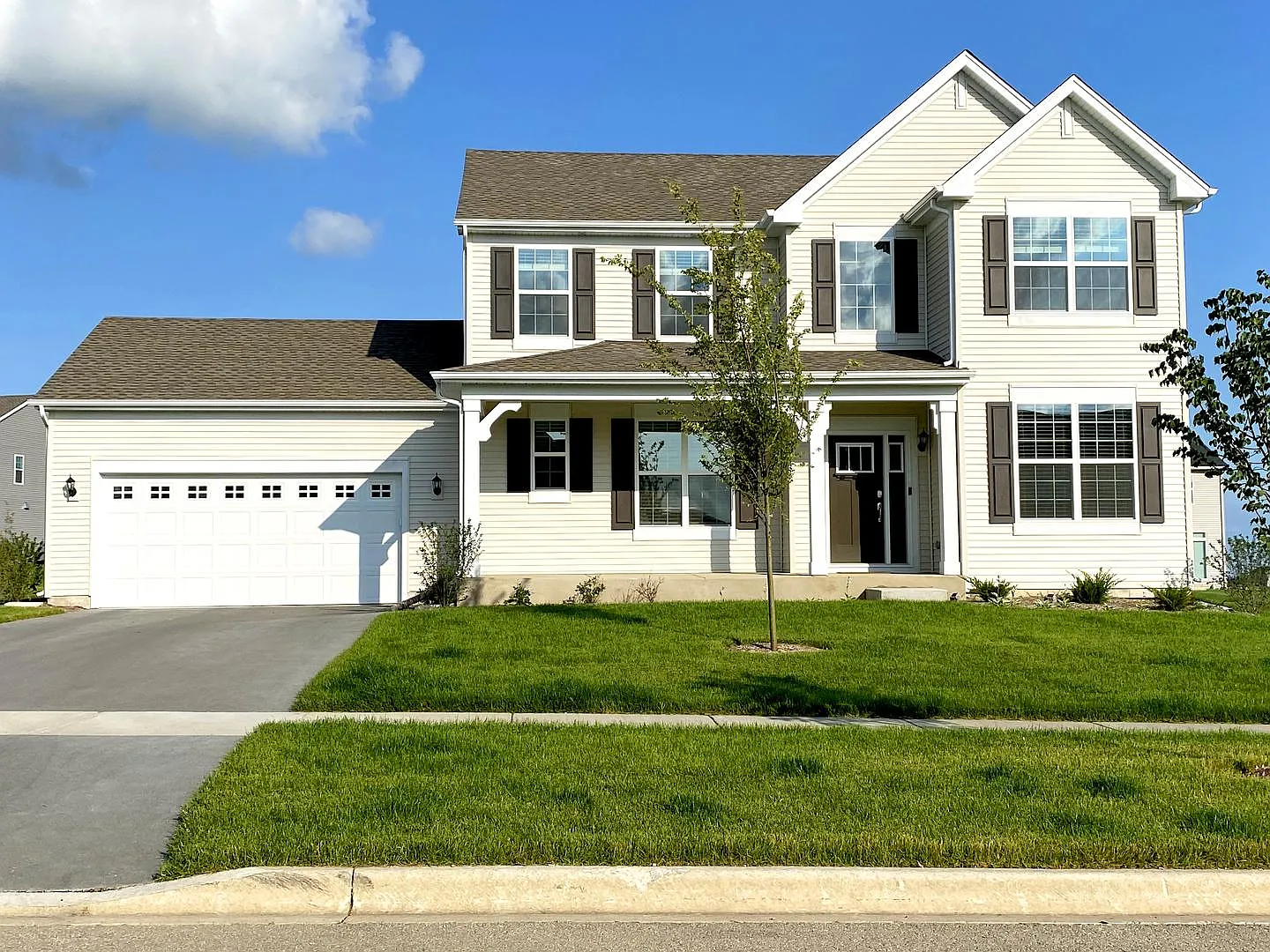 2161 Country Hills Dr photo 1