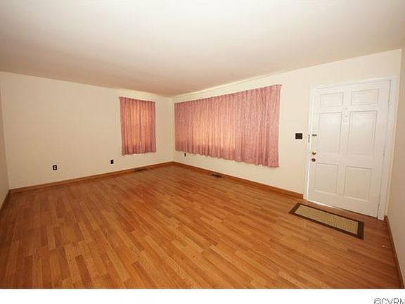 4th image of 1806 Debbie Ln