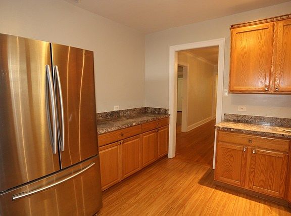 5th image of 5626 N Artesian Ave #1