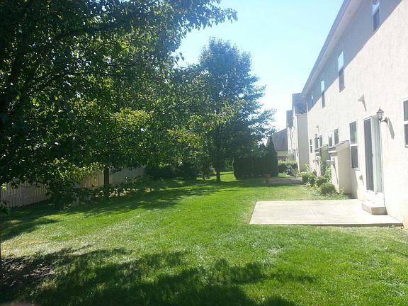 4th image of 510 Radcliff Dr