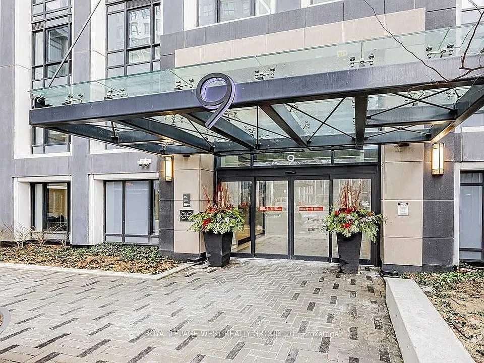 9 Mabelle Ave #3015