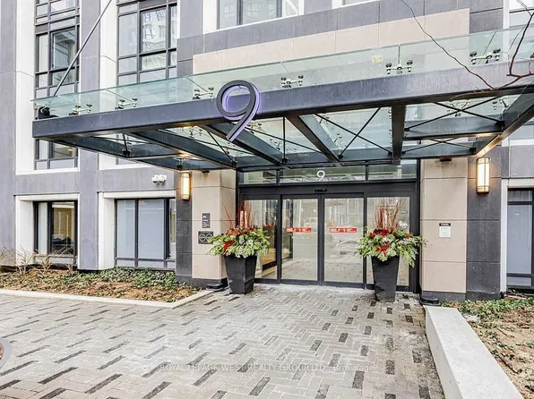9 Mabelle Ave #3015, Toronto, ON M9A 0E1
