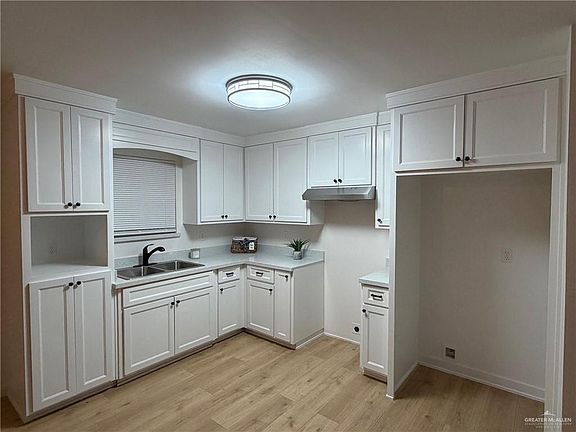 4th image of 224 Contento Ave