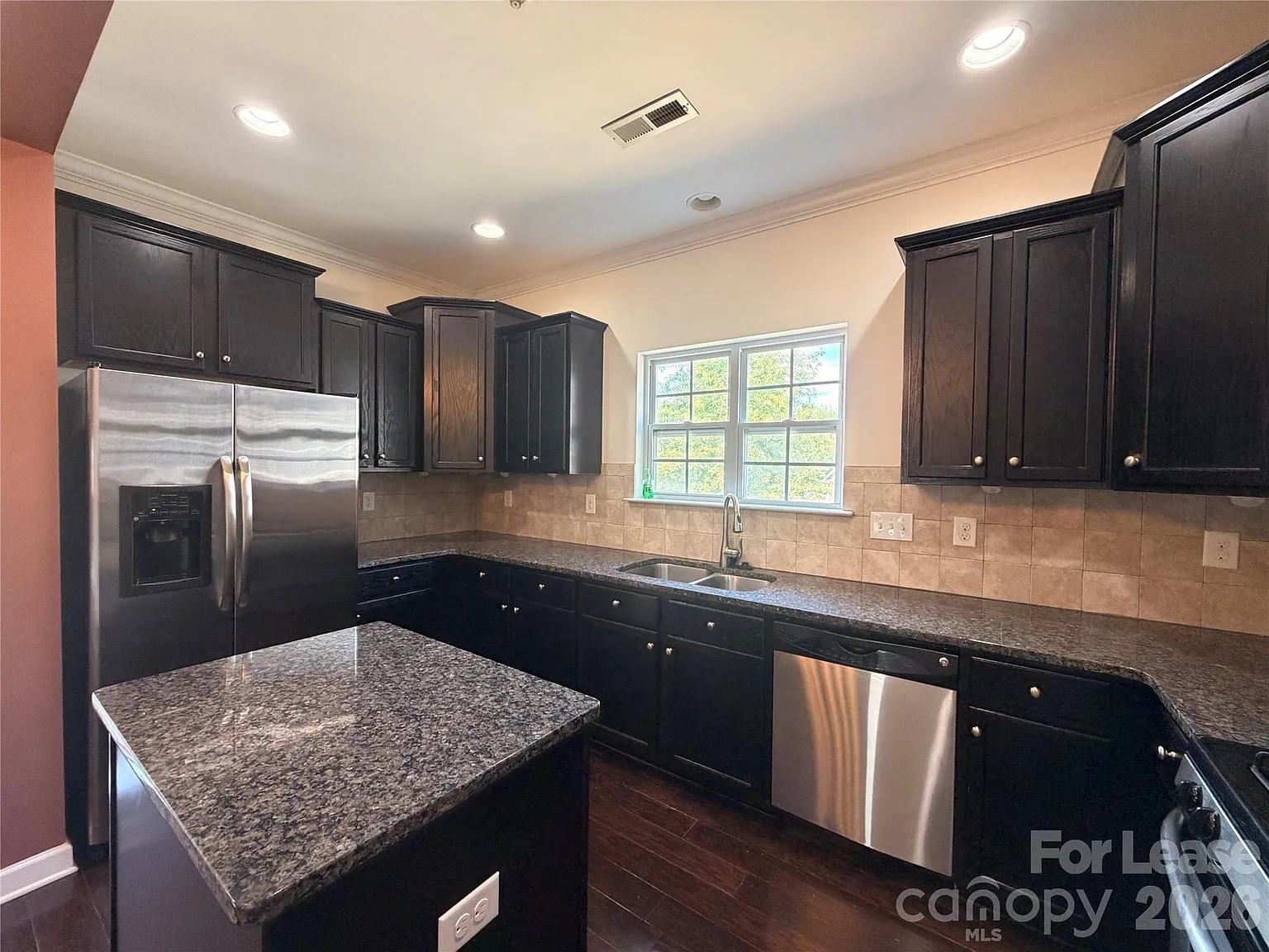 2 bed, 2.0 bath, $1,800 — Photo 3