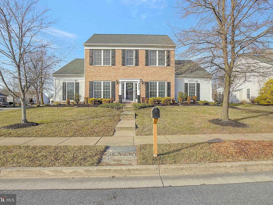 1st image of 29728 Dustin Ave