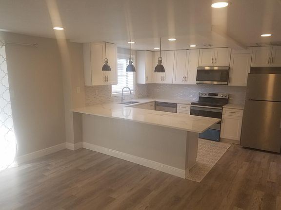 3rd image of 4465 Beacon Dr Unit A