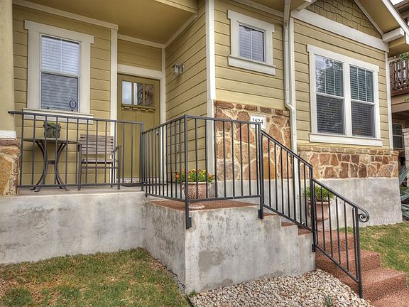 2nd image of 2824 Bond Dr