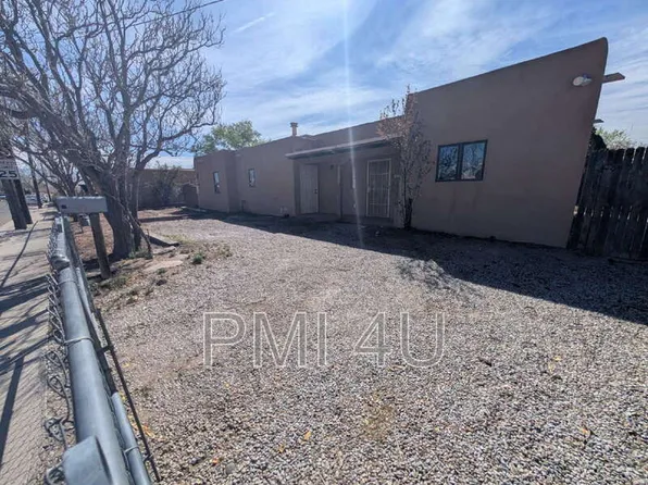 2646 Floral Rd NW, Albuquerque, NM 87104
