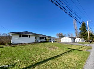 2028 Bellmeade Dr, Altoona, PA 16602