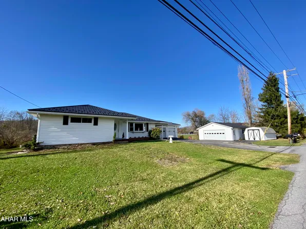 2028 Bellmeade Dr, Altoona, PA 16602