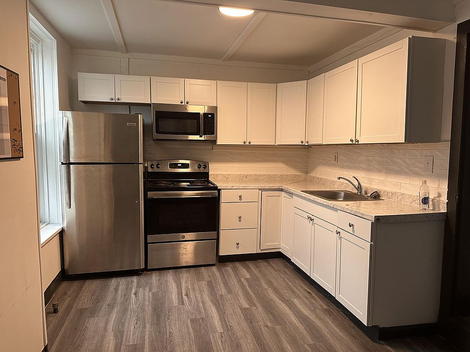 1st image of 10 W Fulton St #2