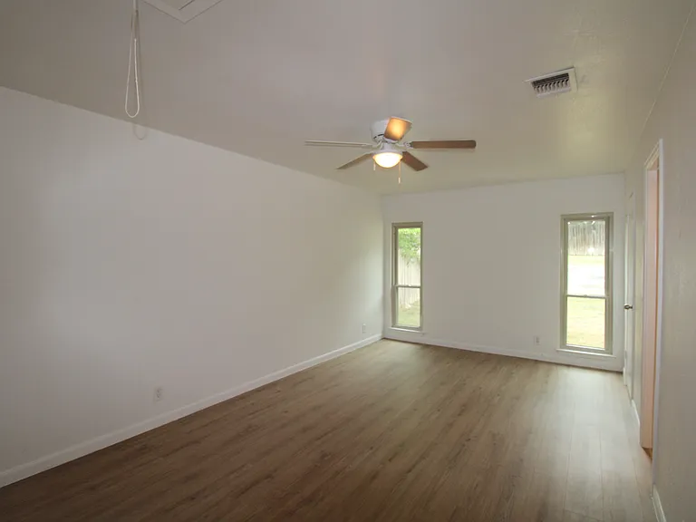 3807 Briarhaven St — Photo 14