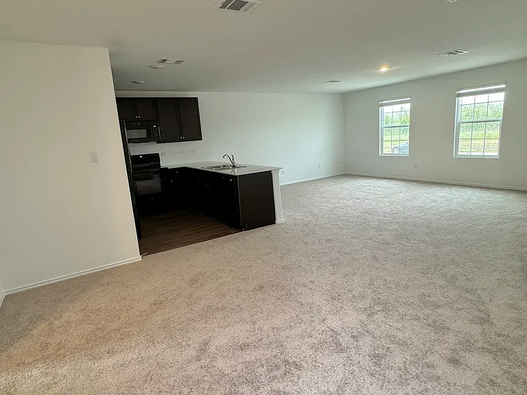 1104 Catfish Ln — Photo 6
