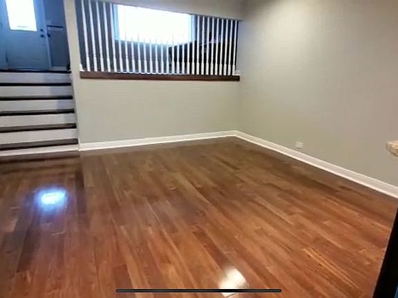 4th image of 9458 Hamlin Ave
