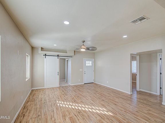 5th image of 415 N 17TH Drive