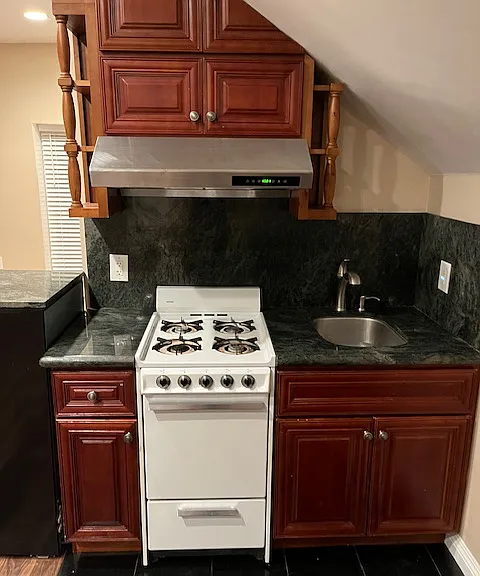 932 N Park Ave — Photo 22