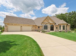 W329S8595 S Oak Tree Dr, Town Of Mukwonago, WI 53149