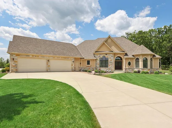 W329S8595 South Oak Tree DRIVE, Mukwonago, WI 53149