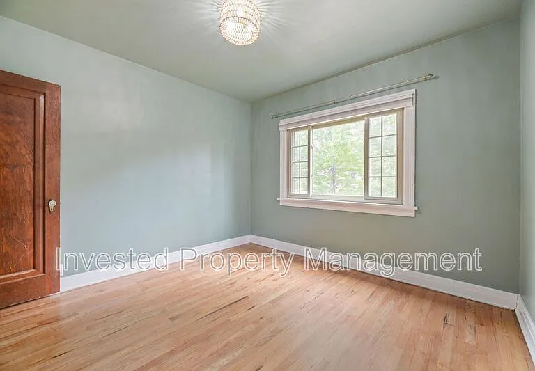 1640 S Marion St — Photo 14