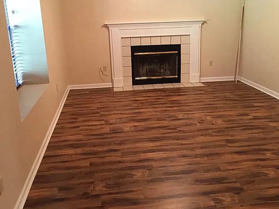 2nd image of 1520 Belmont Trce
