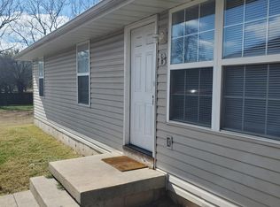 3122 W Commercial St APT B, Springfield, MO 65802