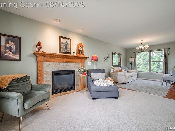 5th image of 8376 Oak Ridge Dr