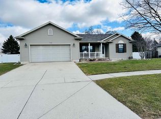 1110 Lois Ln, Saint Johns, MI 48879