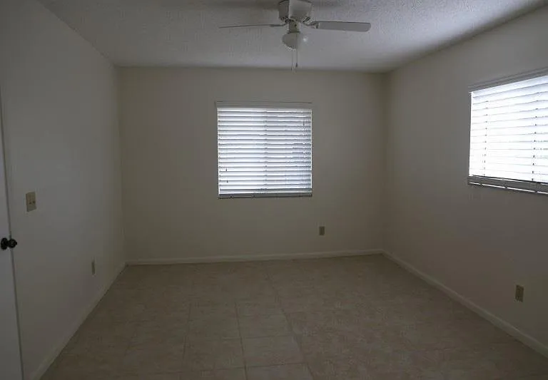 1641 Toledo Ave — Photo 4