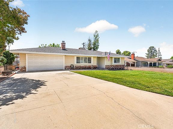 2nd image of 35543 Mountain View St