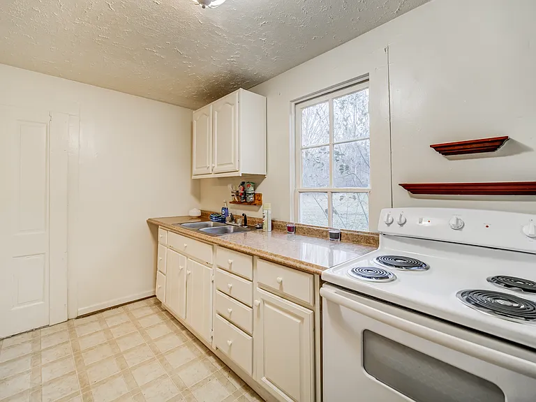 1290 Reavis Mountain Rd — Photo 9