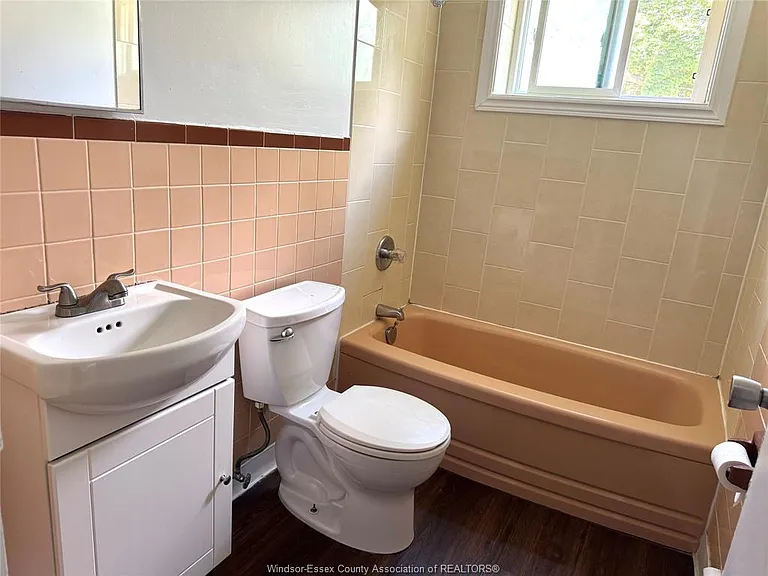 2035 University Ave W #205 — Photo 9